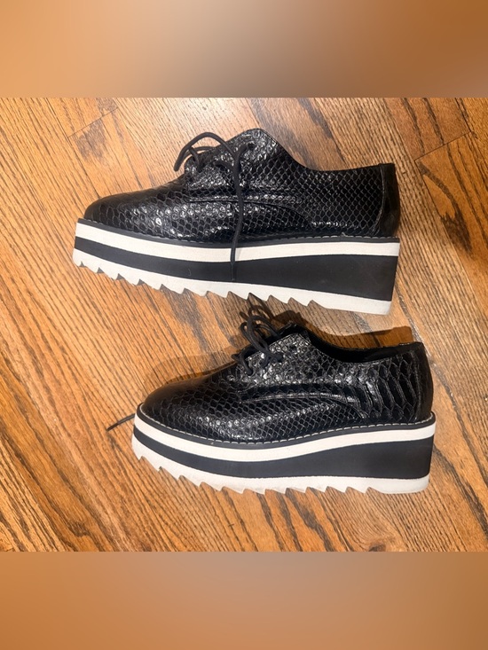Madden Girl Shoes - Madden Girl Black Faux-Snake Platform Oxfords with White Trim